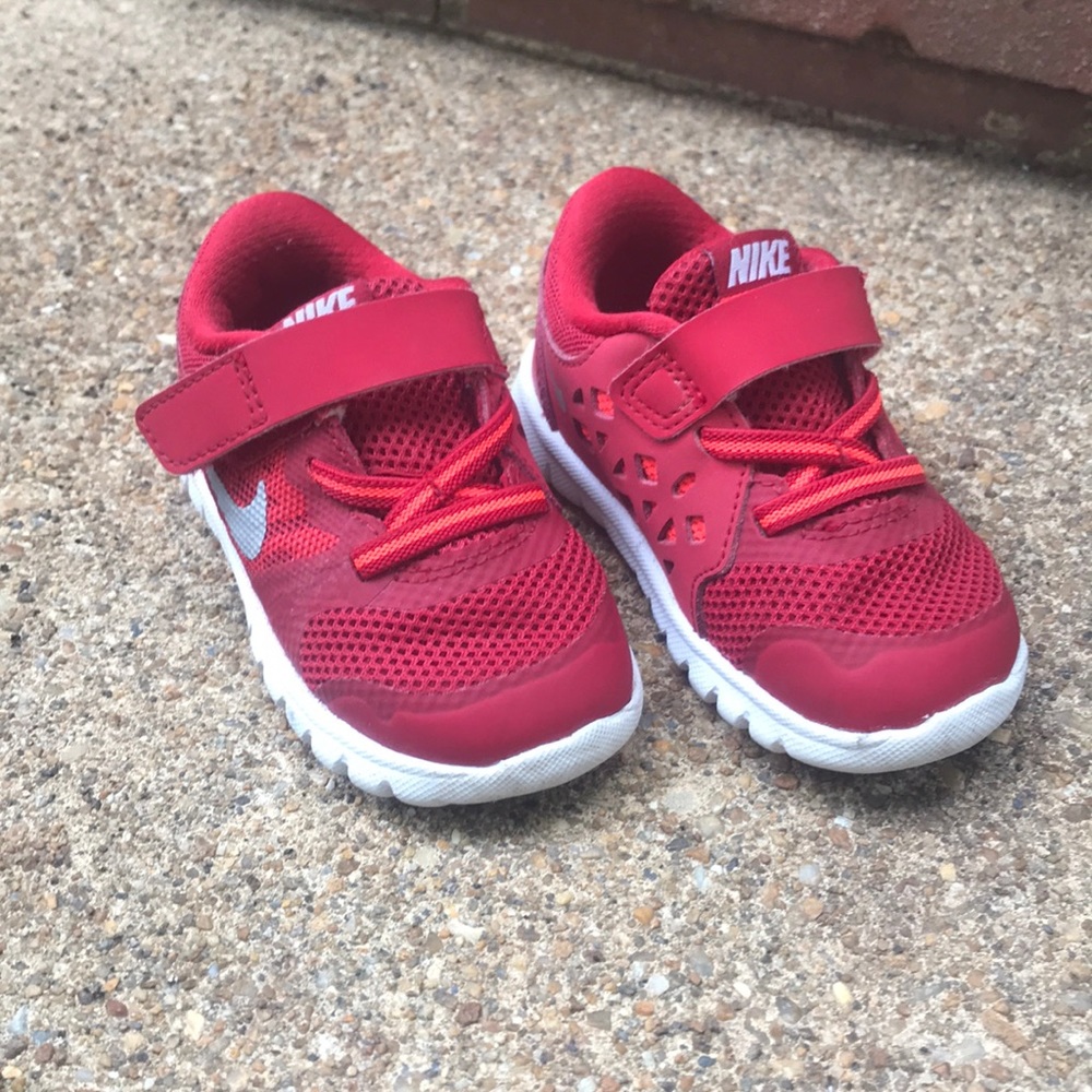 Red Baby Nike’s MAKE OFFER!!